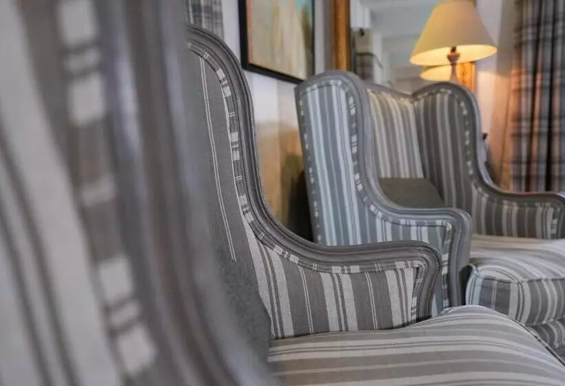 هتل Auberge De La Poulcière