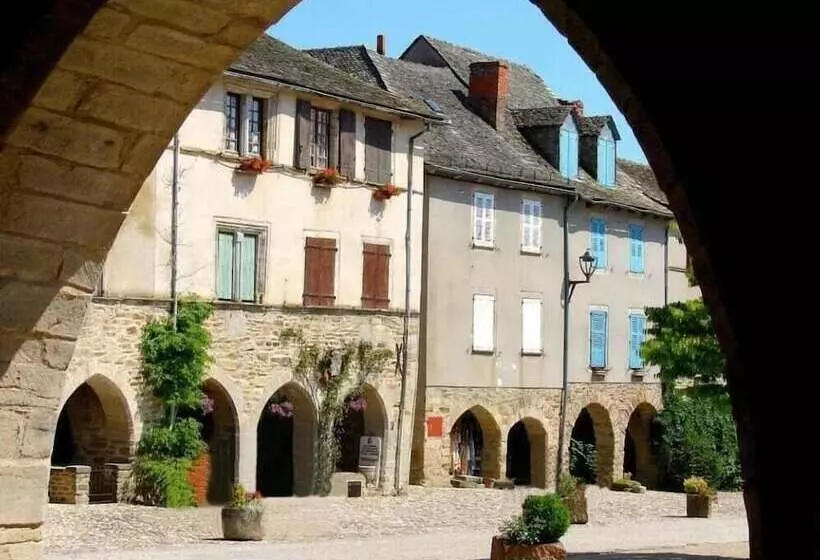 Hotelli Cafe De La Gare