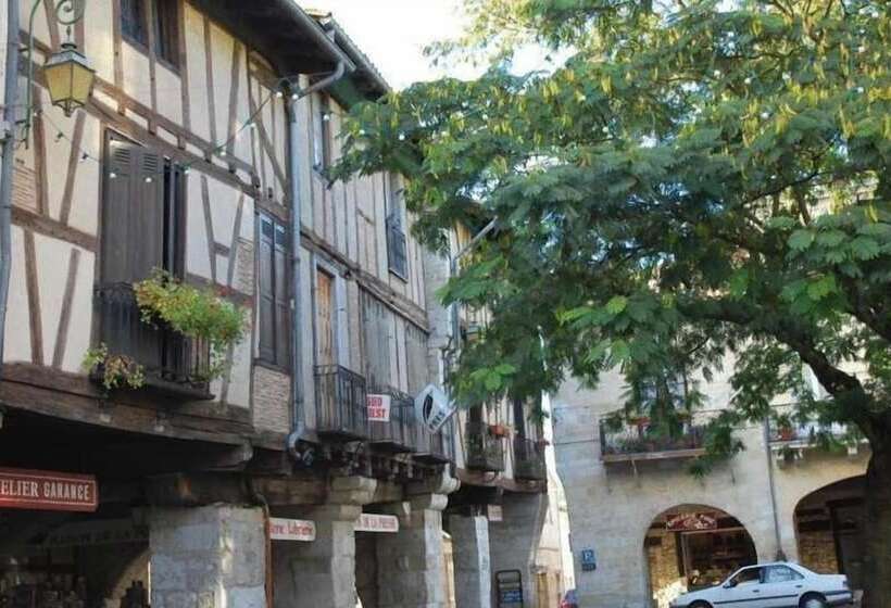 فندق Cafe De La Gare