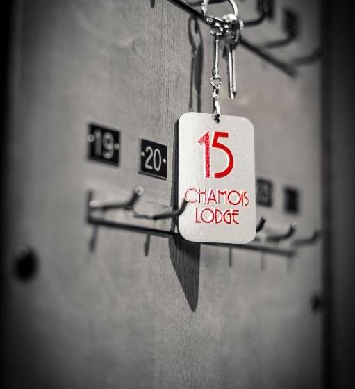 בית מלון כפרי Chamois Lodge