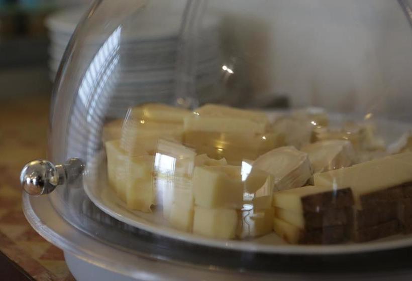 בית מלון כפרי De La Pyramide