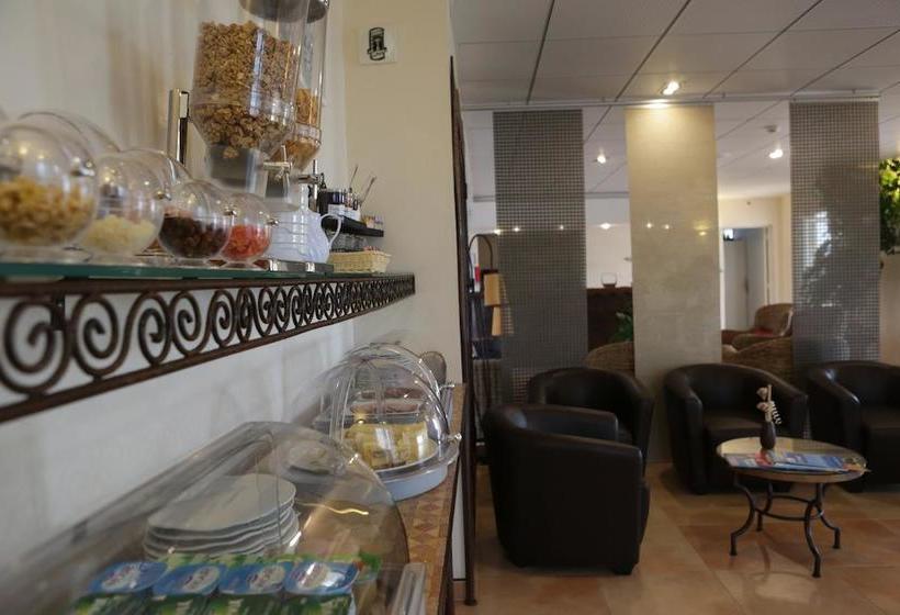 בית מלון כפרי De La Pyramide