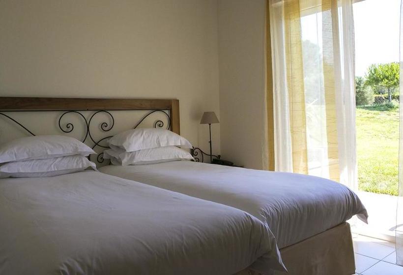 בית מלון כפרי De La Pyramide