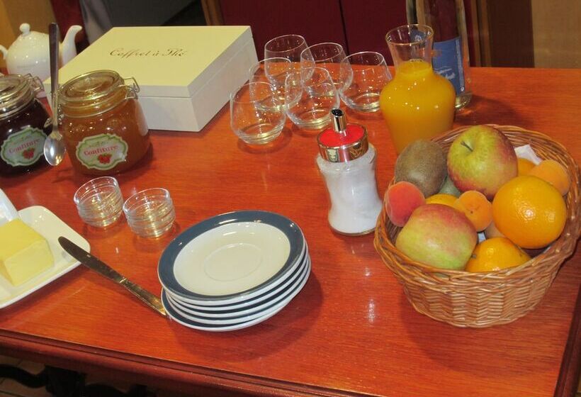 فندق Hôtel Café Du Palais