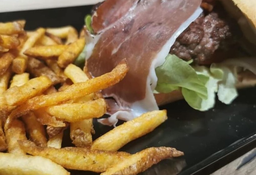 فندق Hôtel Café Du Palais