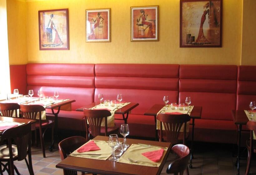 فندق Hôtel Café Du Palais