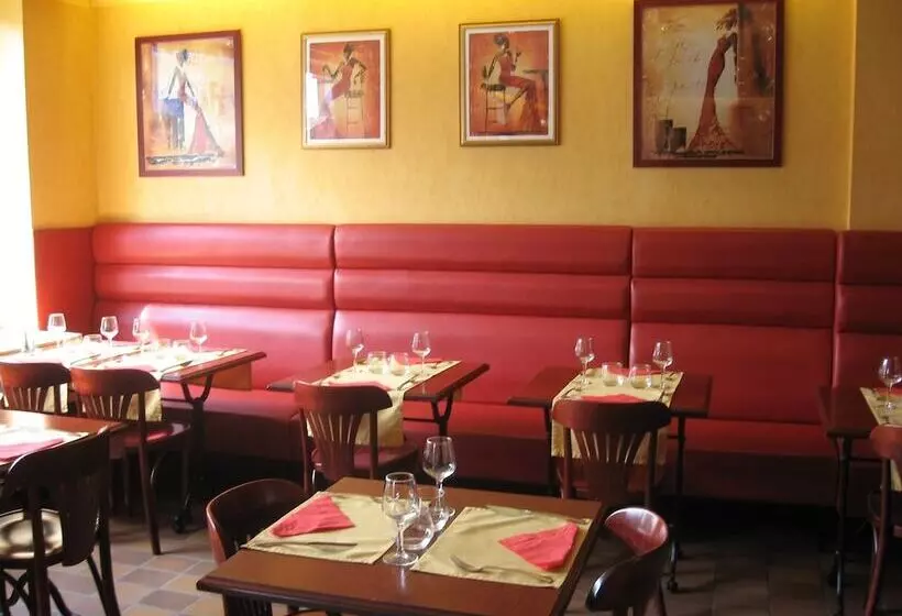 ホテル Hôtel Café Du Palais