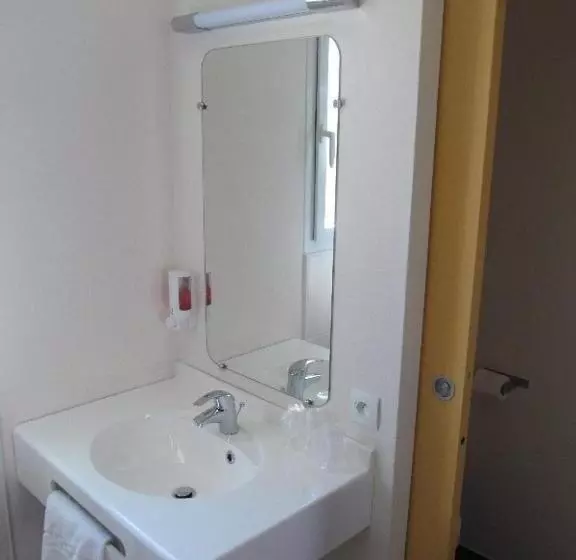 ホテル Hôtel Cantal Cottages