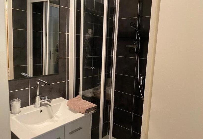 בית מלון כפרי Hôtel Restaurant Le Provençal