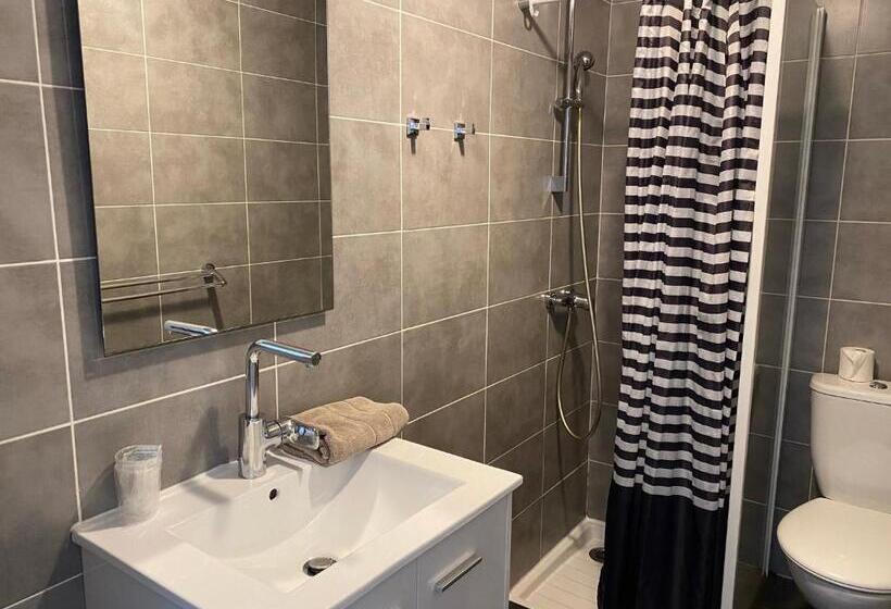 בית מלון כפרי Hôtel Restaurant Le Provençal