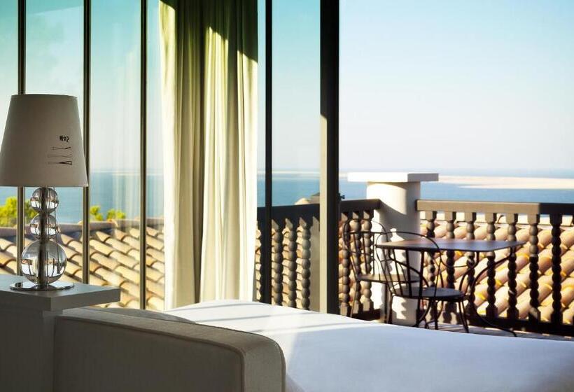 Отель La Corniche