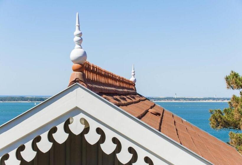 Отель La Corniche