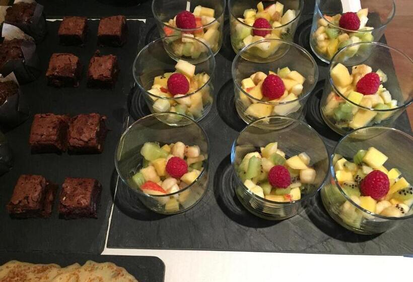 Отель La Maison De La Prade