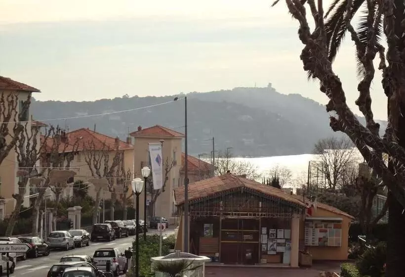 هتل La Regence