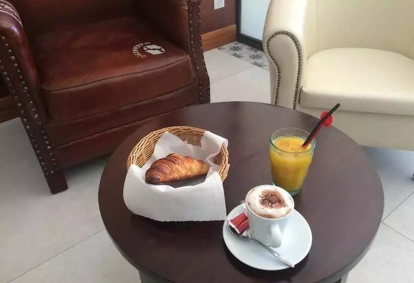هتل La Regence