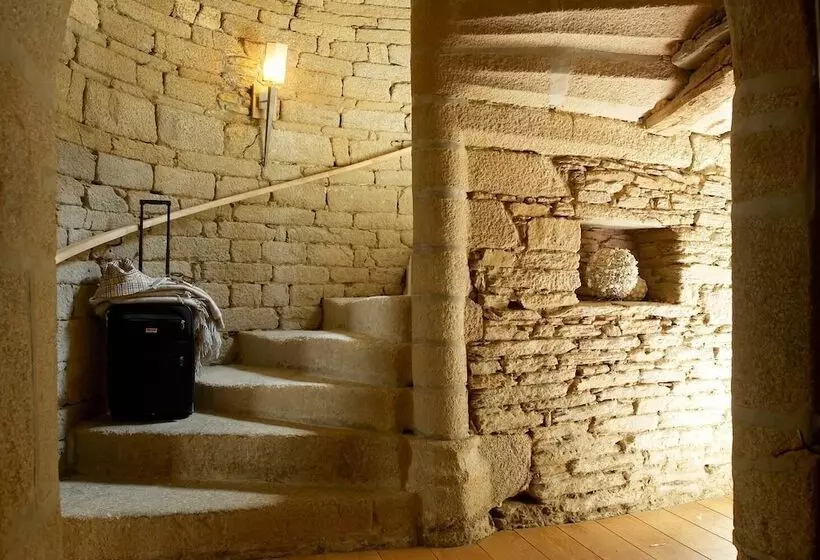 ホテル La Vinotière Chambres Appartements Spa
