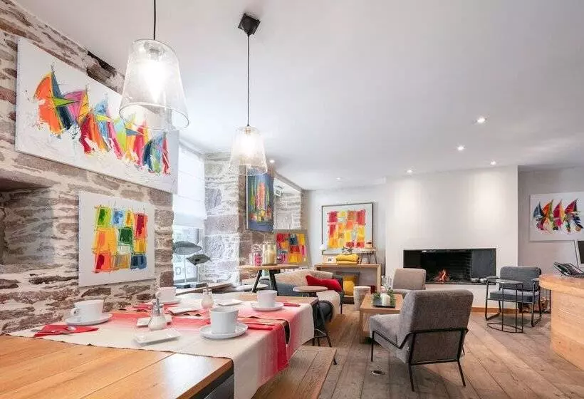 ホテル La Vinotière Chambres Appartements Spa