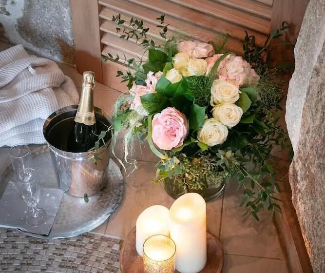 ホテル La Vinotière Chambres Appartements Spa