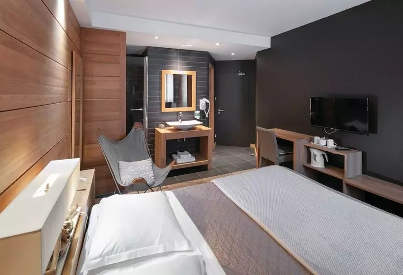 ホテル La Vinotière Chambres Appartements Spa