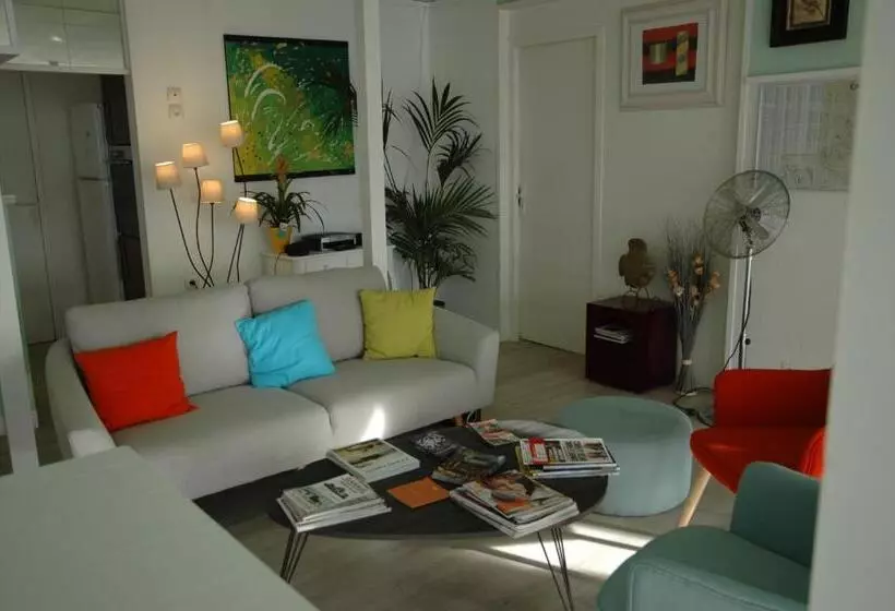 Hotel Le 81