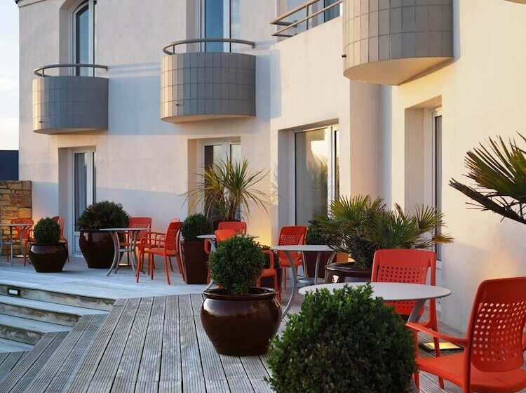 Отель Logis Le Castel Ac H