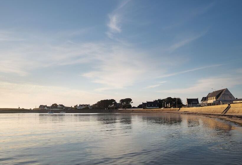 Отель Logis Le Castel Ac H