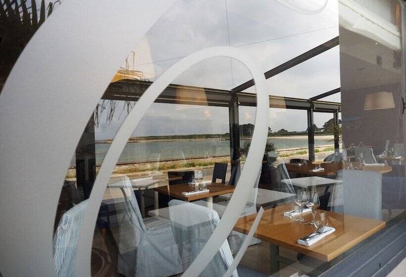 Отель Logis Le Castel Ac H