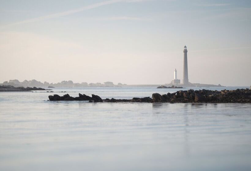 Отель Logis Le Castel Ac H