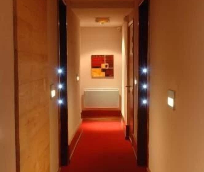 בית מלון כפרי Le Falken