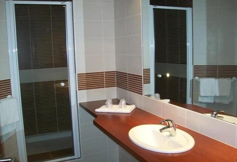 בית מלון כפרי Le Falken