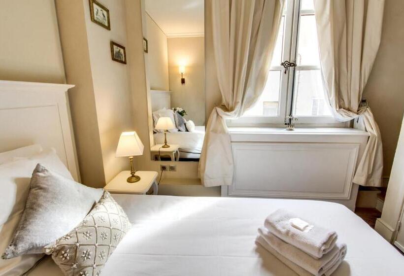 هتل Les Quatre Dauphins