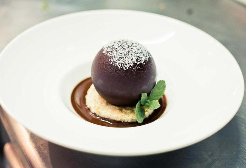 Отель Restaurant La Villa Arena