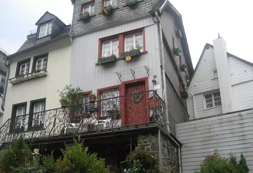 Aamiaismajoitus (B&B) Gästehaus Luise