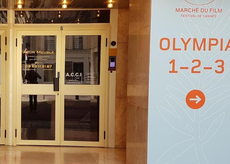 בית מלון כפרי Seayousoon Inn Cannes   Studios