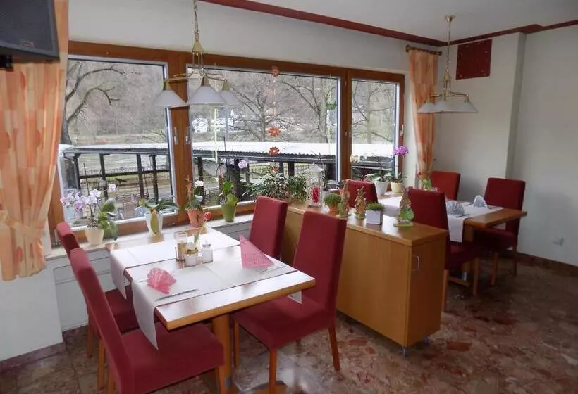 Hotelli Cafe Rosi