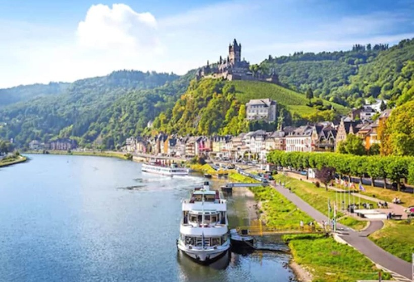 Отель Cochemer Jung