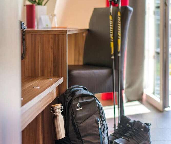 Отель Cochemer Jung