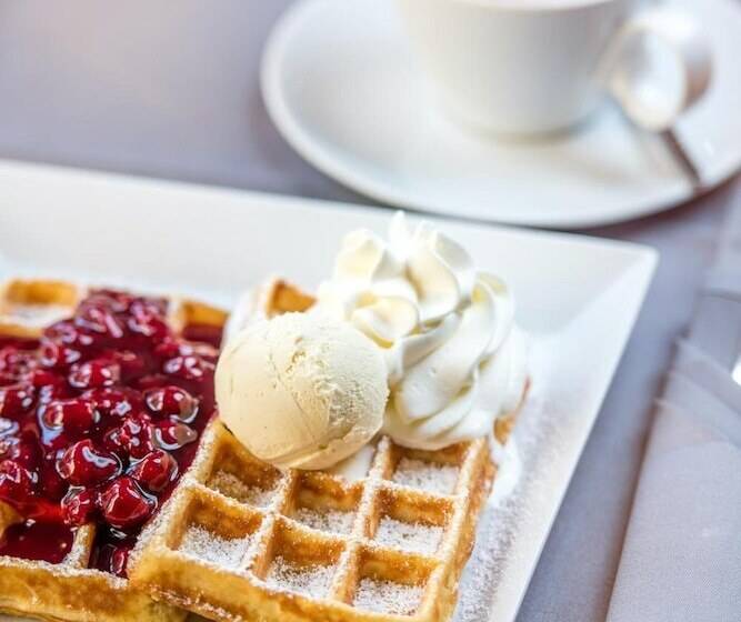 Отель Cochemer Jung