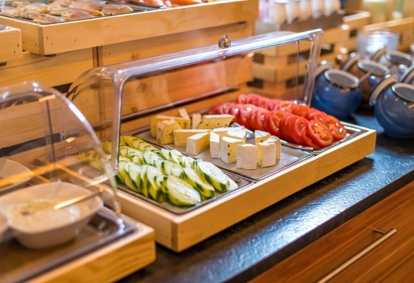 Отель Cochemer Jung