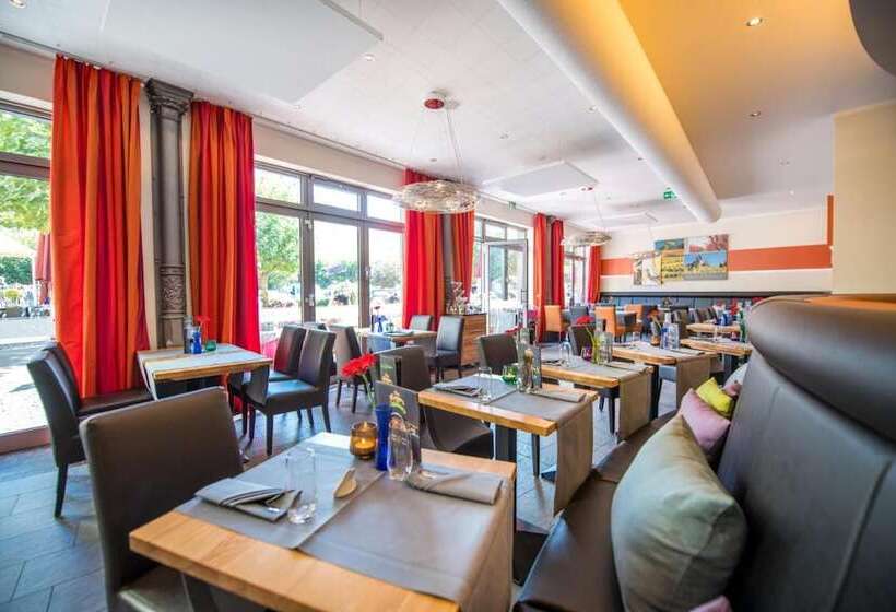 Отель Cochemer Jung