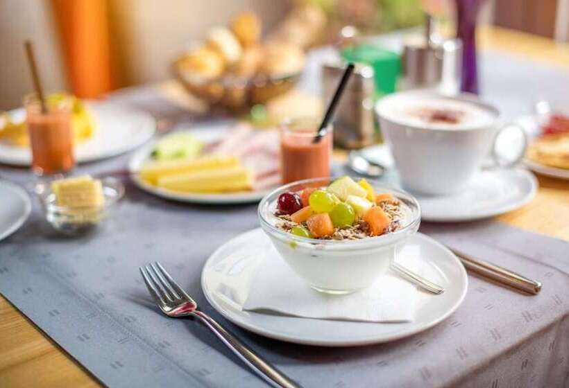 Отель Cochemer Jung