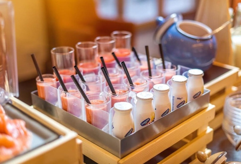 Отель Cochemer Jung