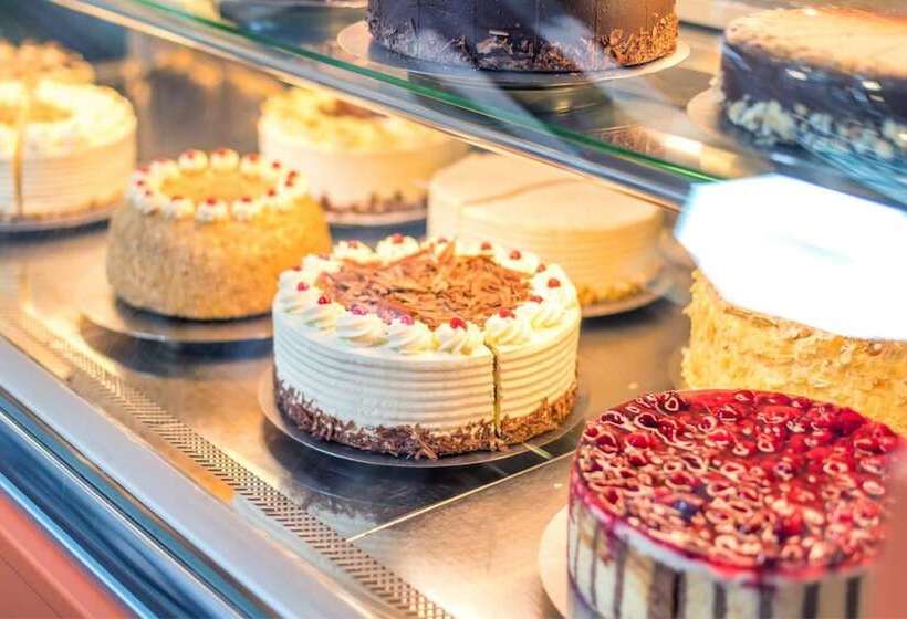 Отель Cochemer Jung