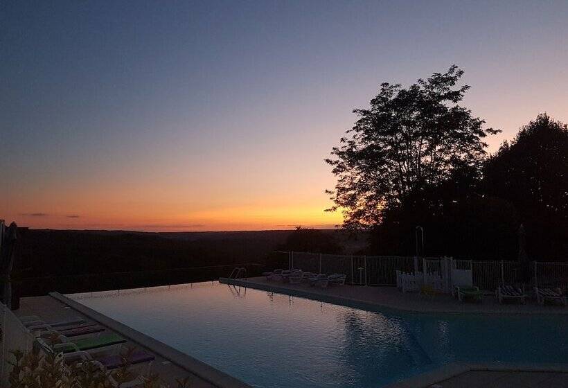 فندق Domaine Des Compouzines