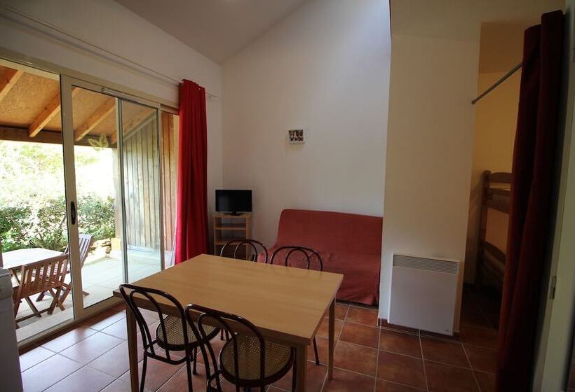 فندق Domaine Des Compouzines