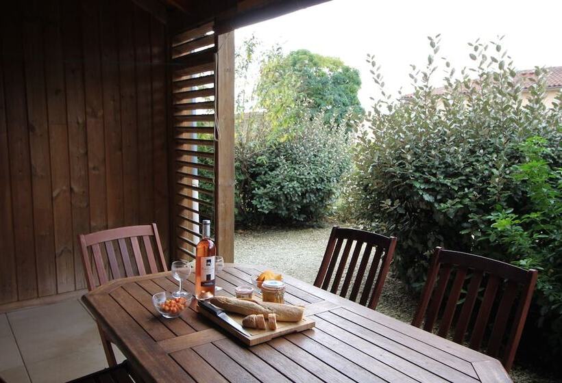 فندق Domaine Des Compouzines