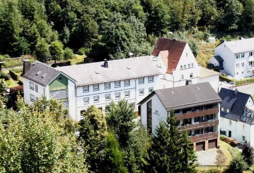 هتل Gasthof Rodachtal Mit Gästehaus Katharina