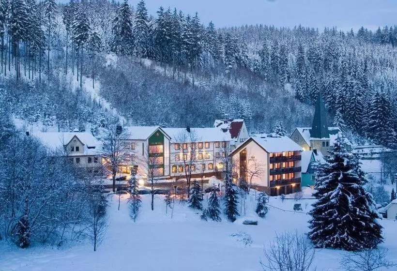هتل Gasthof Rodachtal Mit Gästehaus Katharina
