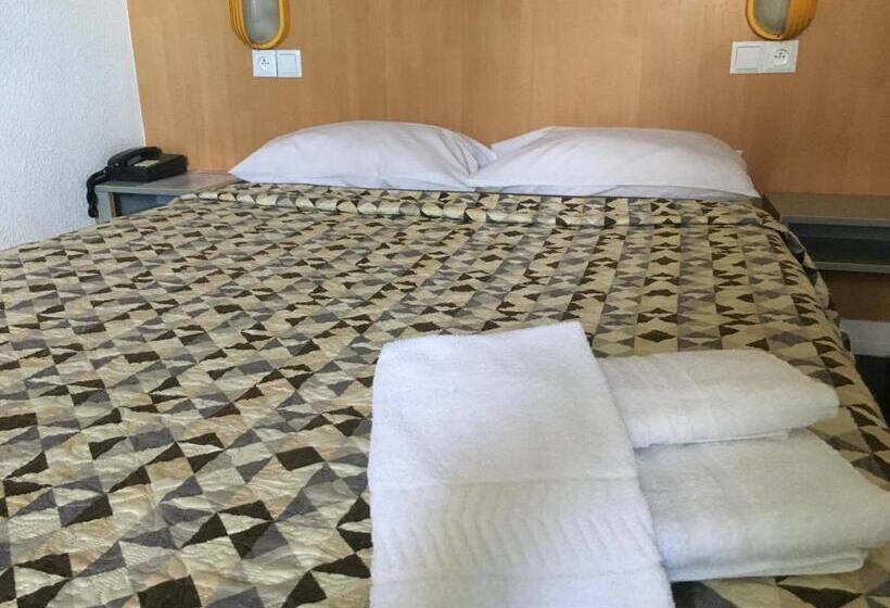 فندق Hôtel Noctuel Blois Sud