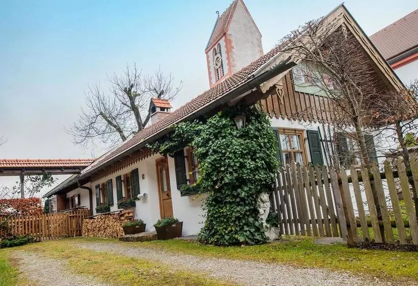 Hotelli Landhaus Benediktenhof